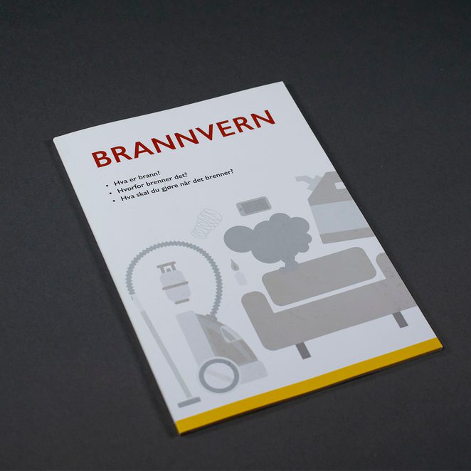 Bildet viser en bok med tittelen "Brannvern". Den er hvit, med en gul stripe nederst, og har illustrasjon av en støvsuger og sofa